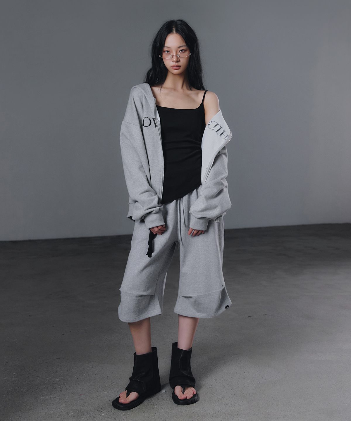그로우하이드(GROWHIDE) 뉴엣 자수 오버핏 후드 집업