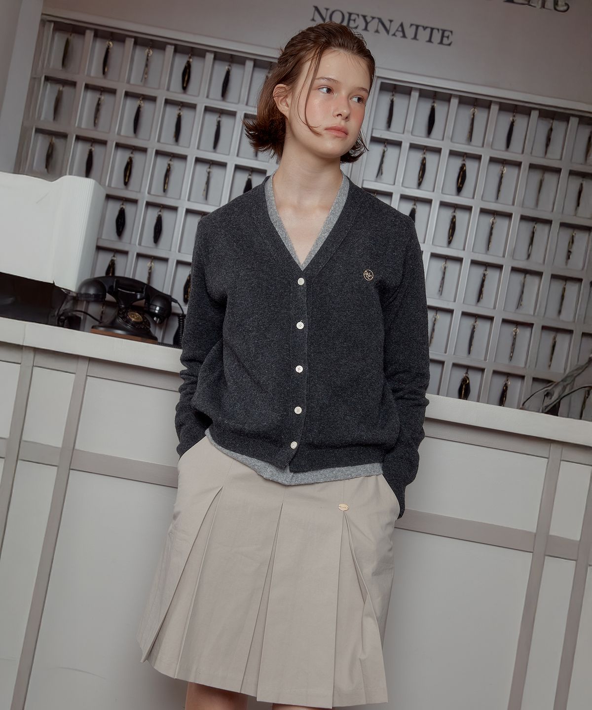 아노에틱(ANOETIC) ANC LAYERED V-NECK CARDIGAN_CHARCOAL