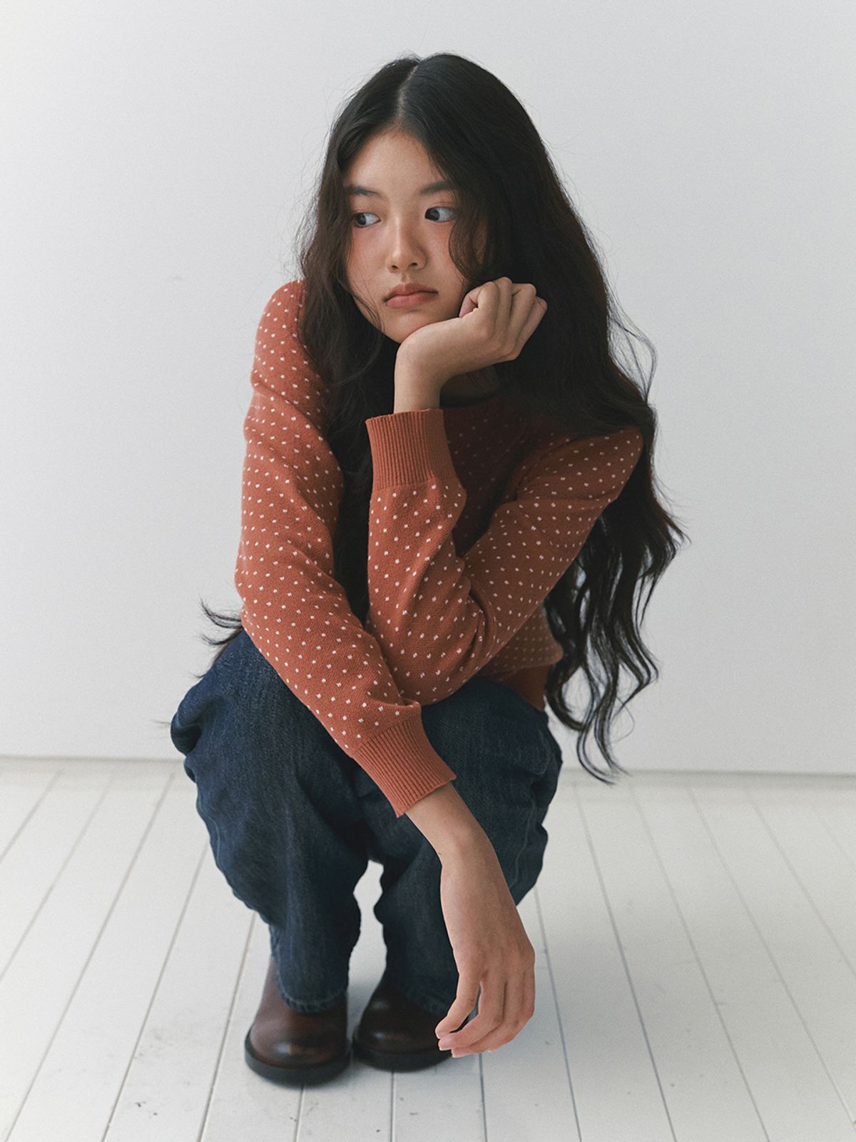 가니송(GANISONG) 소피 도트 가디건_코랄 피치