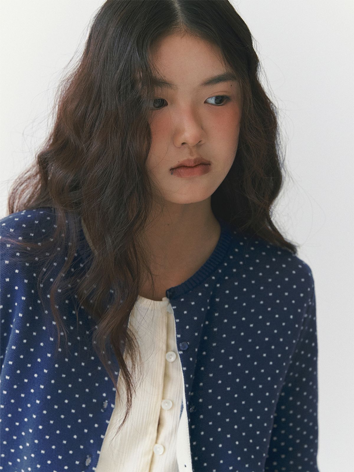 가니송(GANISONG) 소피 도트 가디건_블루베리