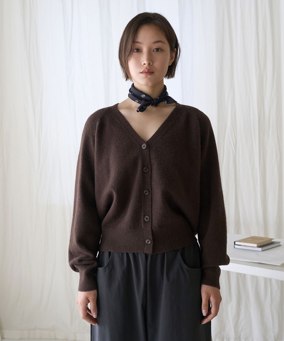줄리아페페(JULIAPEPE) Soft V-neck Cardigan (Brown)