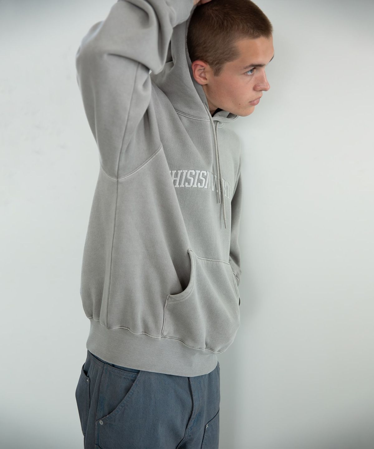 디스이즈네버댓(THISISNEVERTHAT) Arch-Logo Hoodie Stone Beige