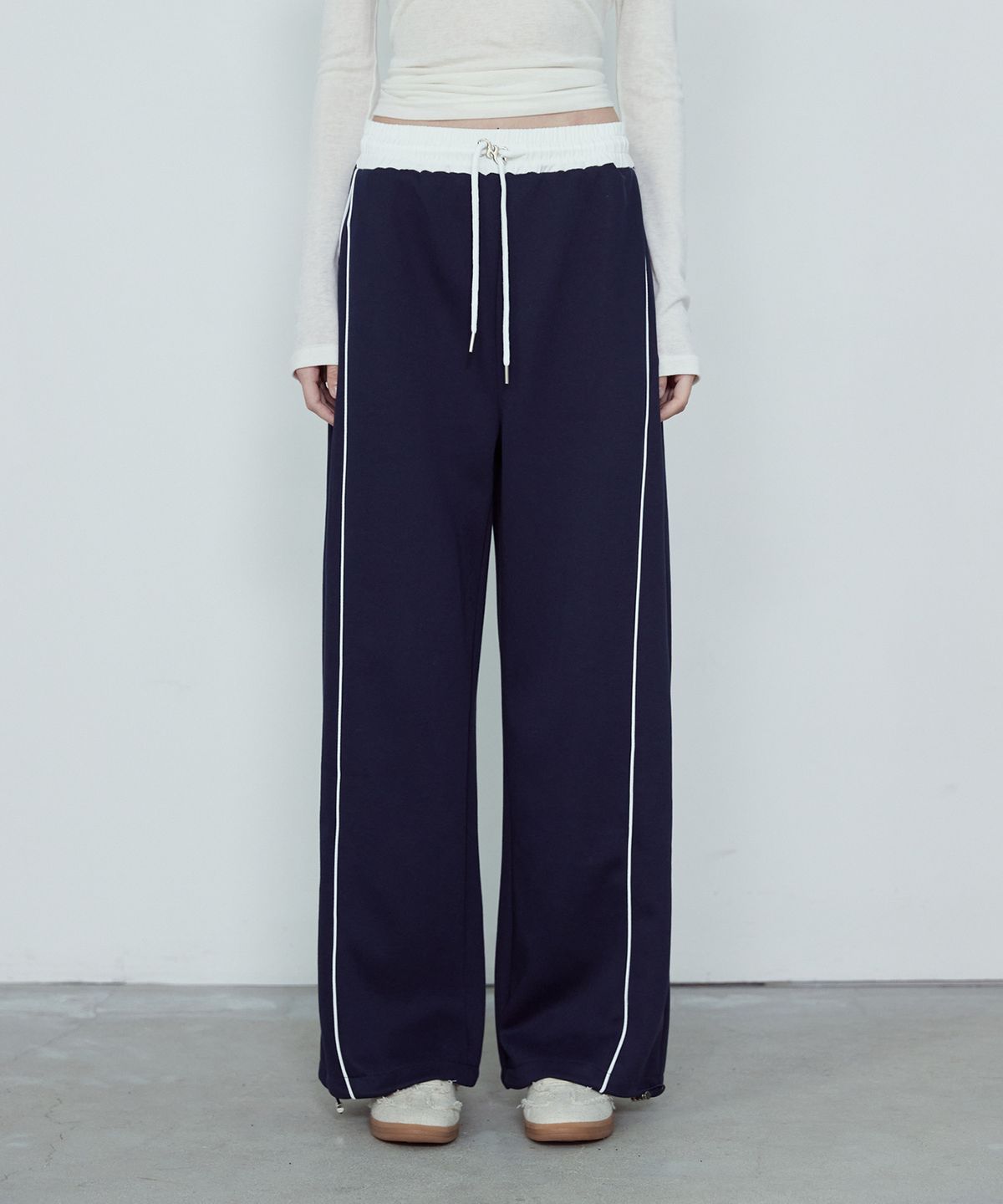 논앤논(NON AND NON) CONTOUR LINE TWO-WAY BANDING WIDE PANT_NFTR5307
