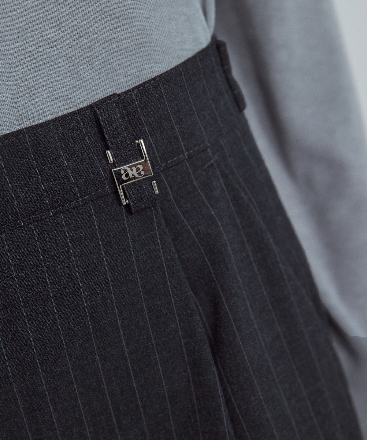 논앤논(NON AND NON) USS TAB STRIPE WIDE SLACKS_NFSL5304