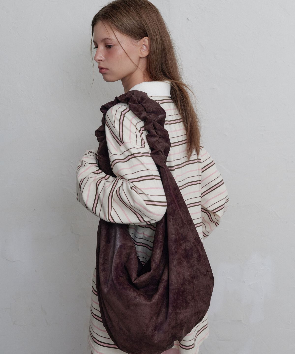 무니쉬(MOONISH) Shirring gather bag (Plum brown)