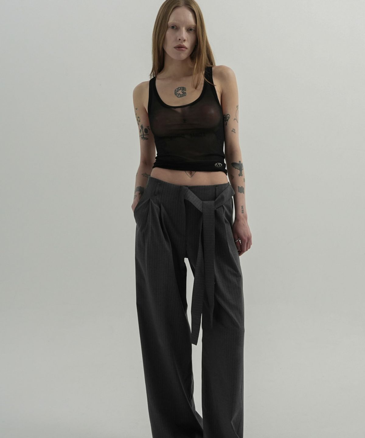 분트(VOONT) Skinline Sleeveless (BLACK)