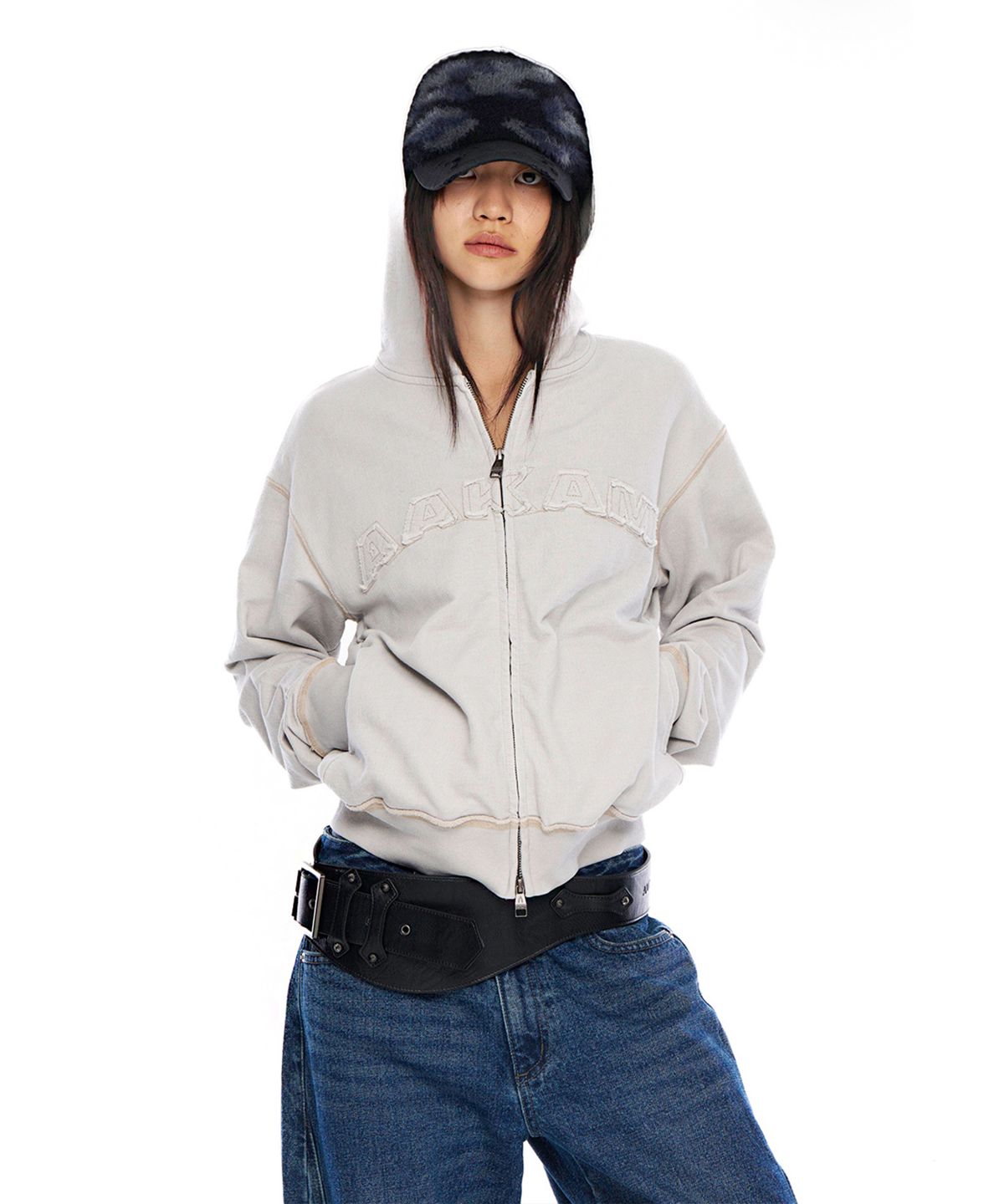 아캄(AAKAM) Logo Patch Zip-Up Hoodie (Beige)