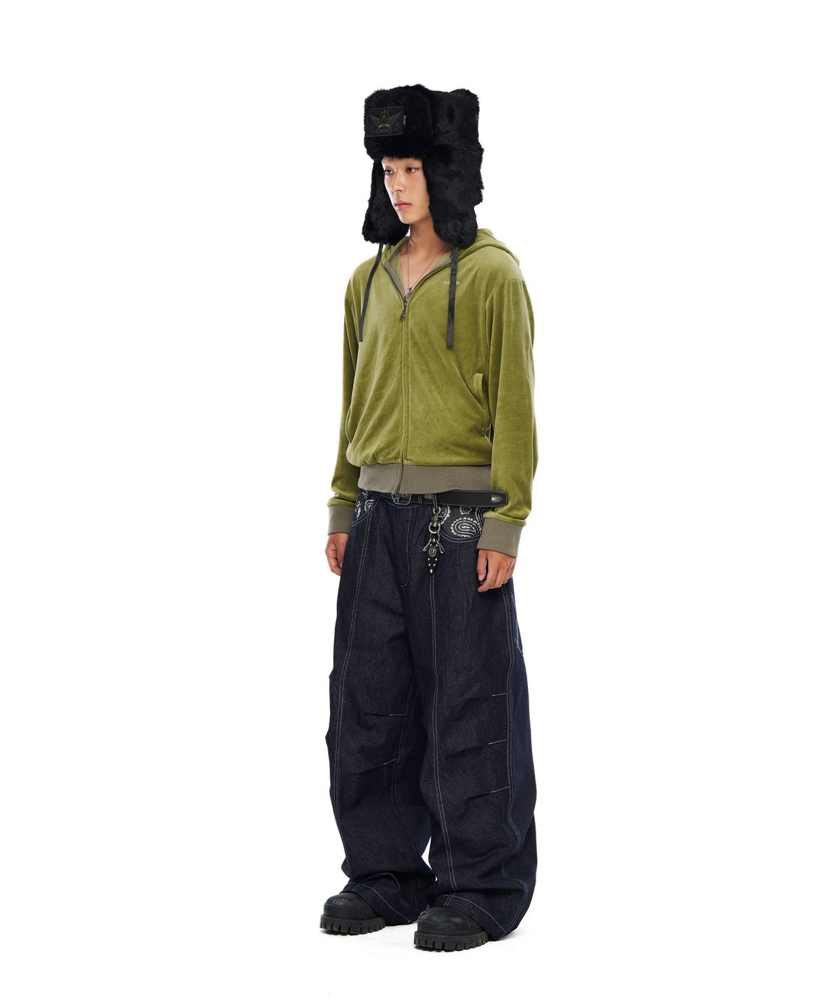 아캄(AAKAM) Rhinestone Velour Zip-Up Hoodie (Green)