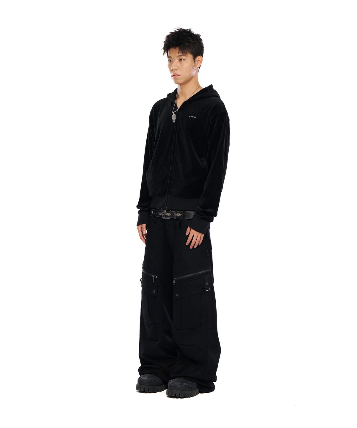 아캄(AAKAM) Rhinestone Velour Zip-Up Hoodie (Black)