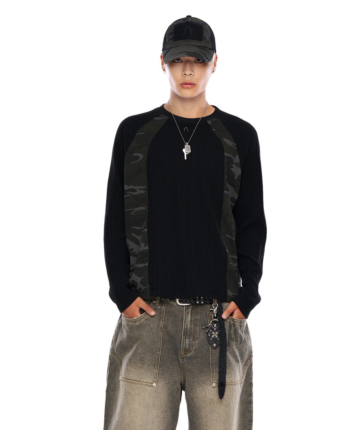 아캄(AAKAM) Side Camo Raglan Long Sleeve (Black)