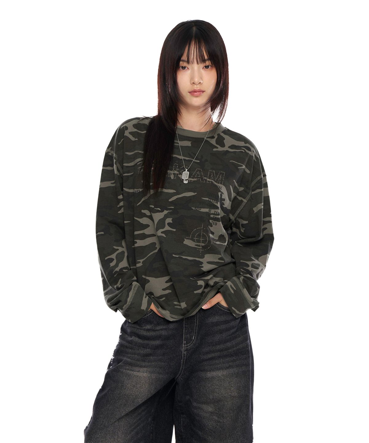 아캄(AAKAM) Typography Long Sleeve (Camo)