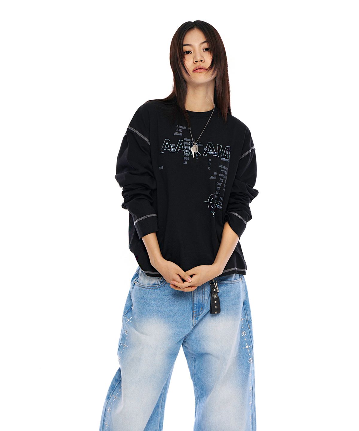 아캄(AAKAM) Typography Long Sleeve (Black)
