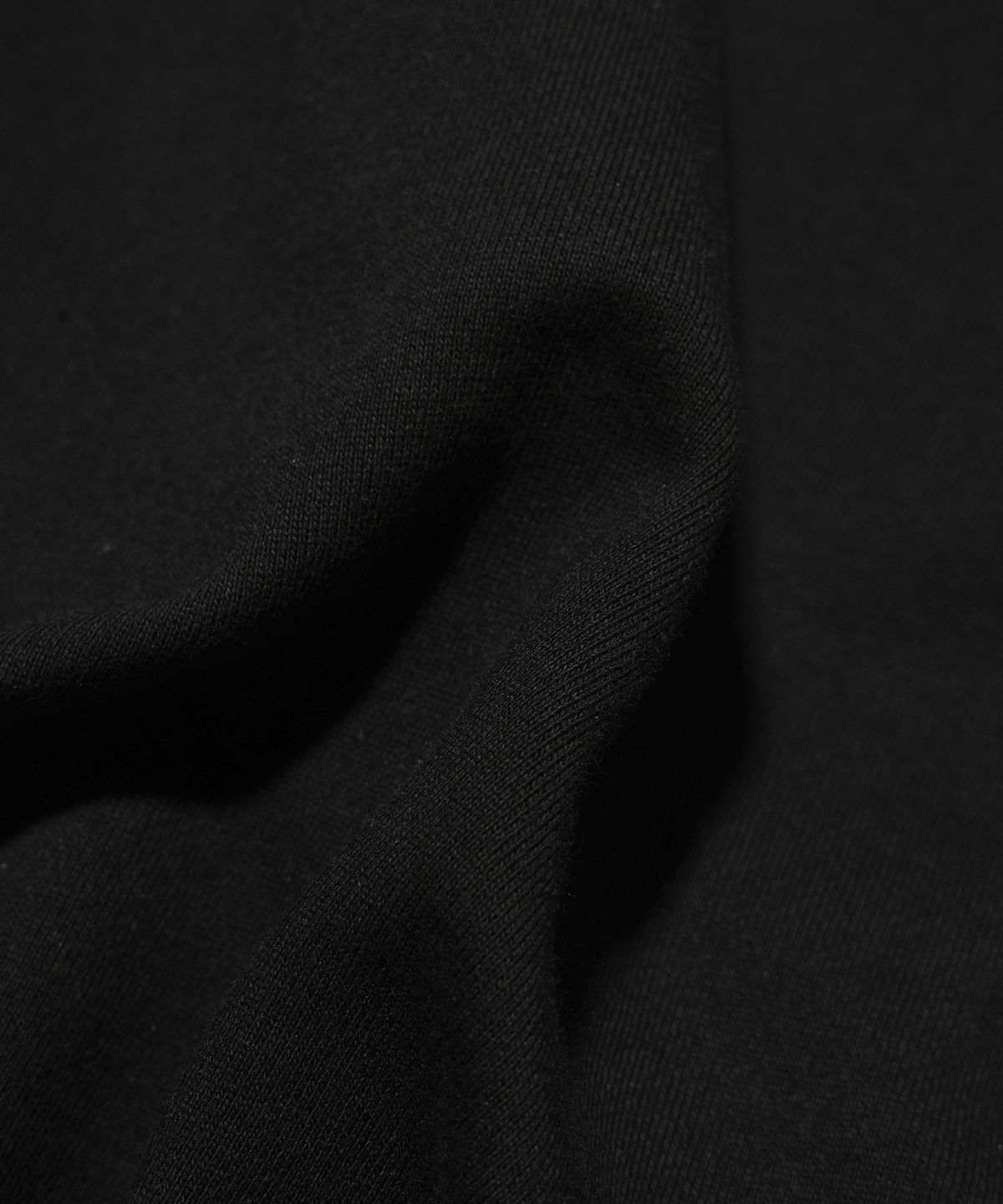피지컬 디파트먼트(PHYSICAL DEPARTMENT) 피뎁트 X 미즈노 파이핑 후드 블랙