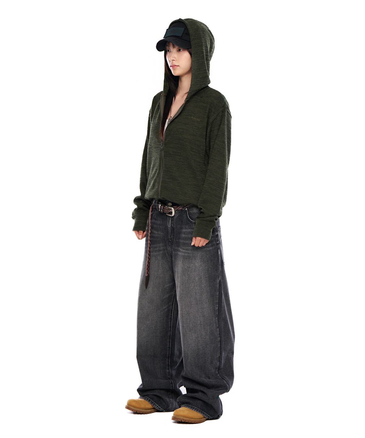 아캄(AAKAM) Back Studded Denim Pants (Black)