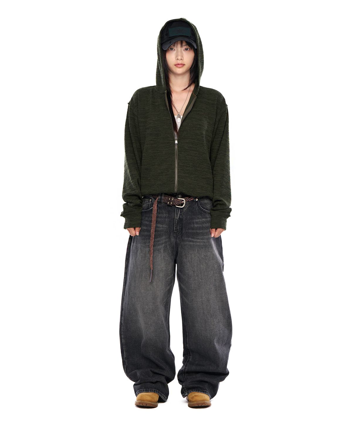 아캄(AAKAM) Back Studded Denim Pants (Black)