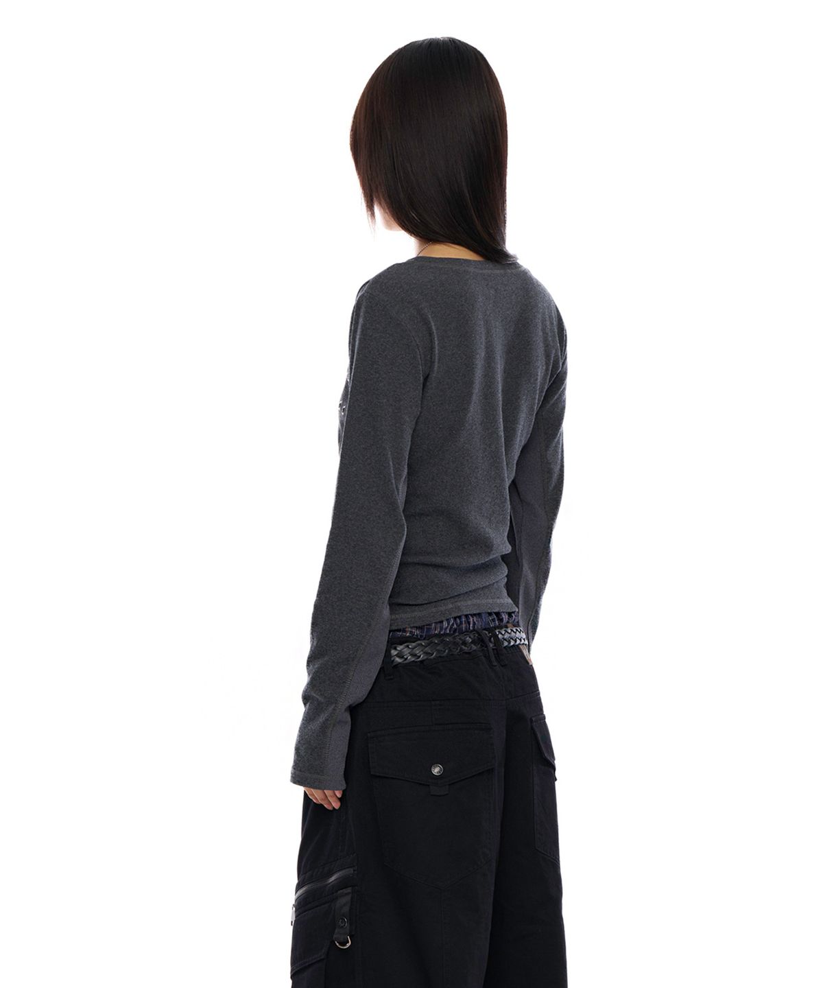 아캄(AAKAM) Side Eyelet Long Sleeve (Dark Gray)