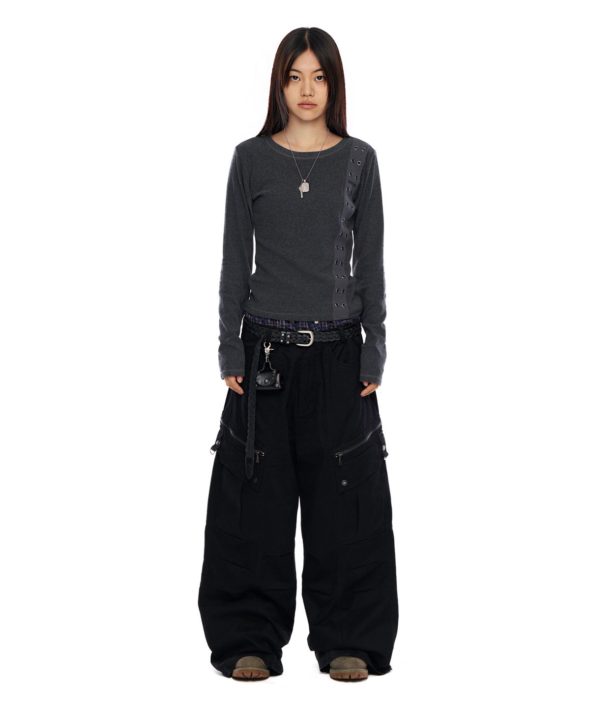 아캄(AAKAM) Side Eyelet Long Sleeve (Dark Gray)