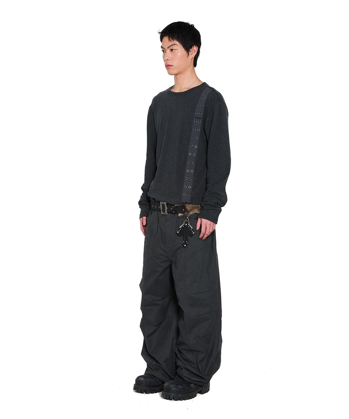 아캄(AAKAM) Side Eyelet Long Sleeve (Dark Gray)
