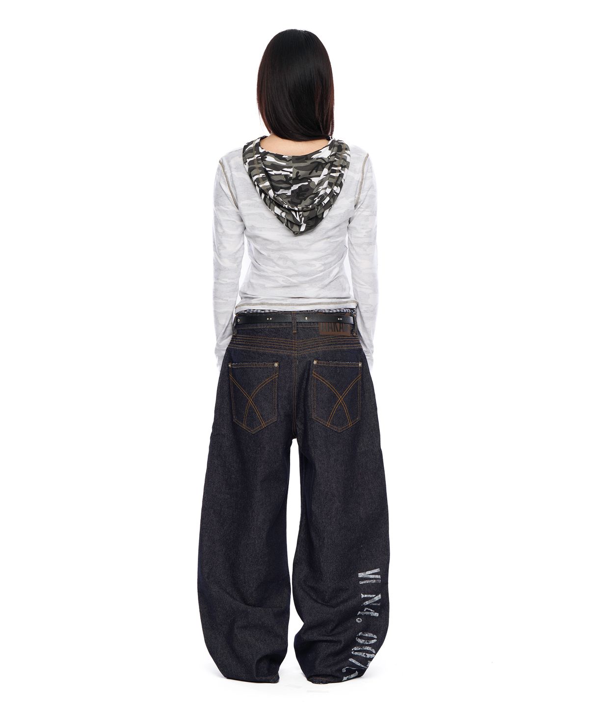 아캄(AAKAM) Out Pocket Printed Denim Pants (Dark Blue)