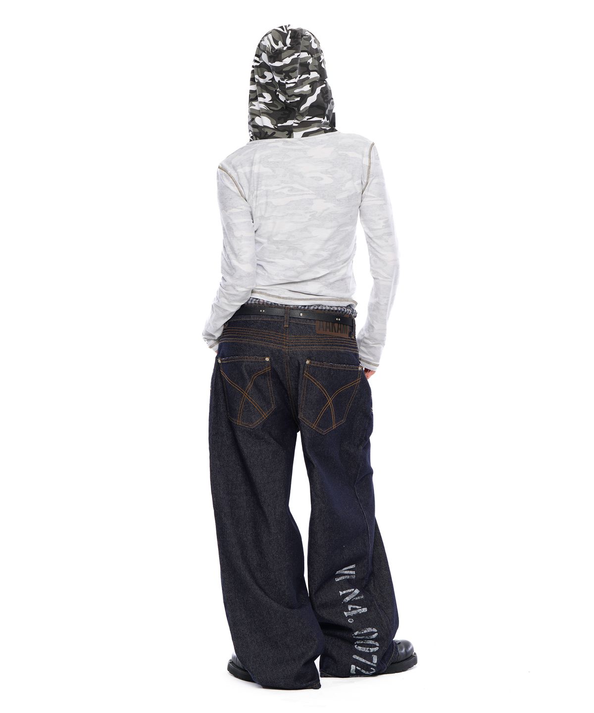 아캄(AAKAM) Out Pocket Printed Denim Pants (Dark Blue)