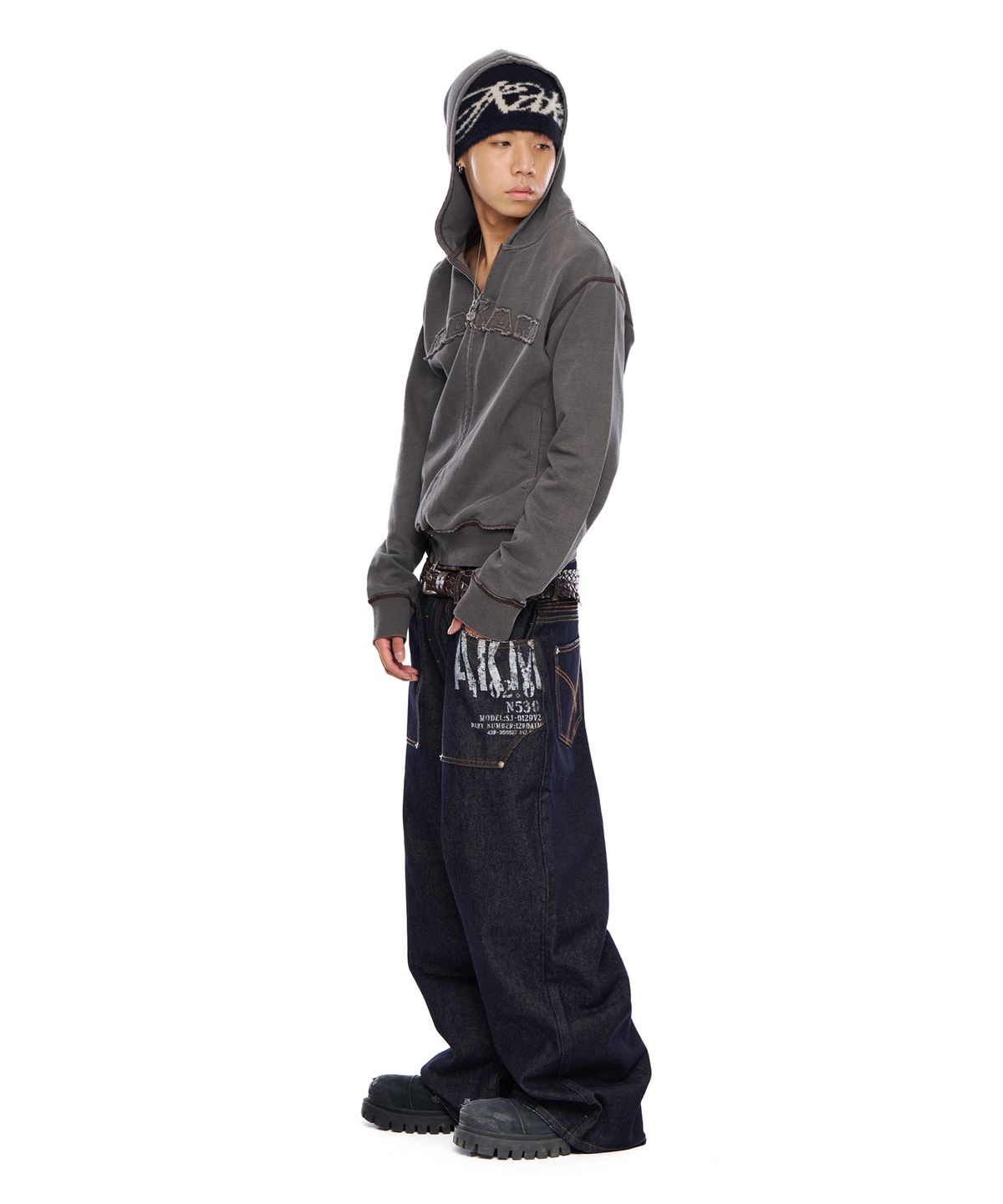 아캄(AAKAM) Out Pocket Printed Denim Pants (Dark Blue)