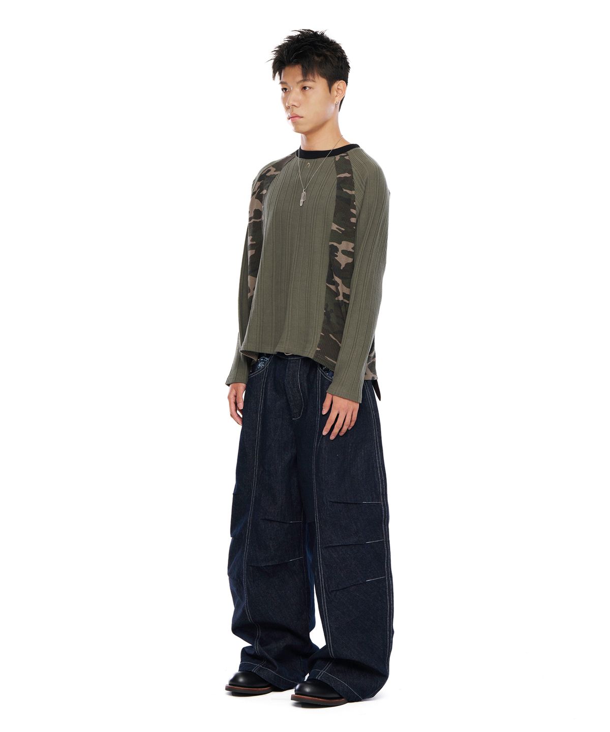 아캄(AAKAM) Knee Pin-Tuck Paisley Denim Pants (Blue)