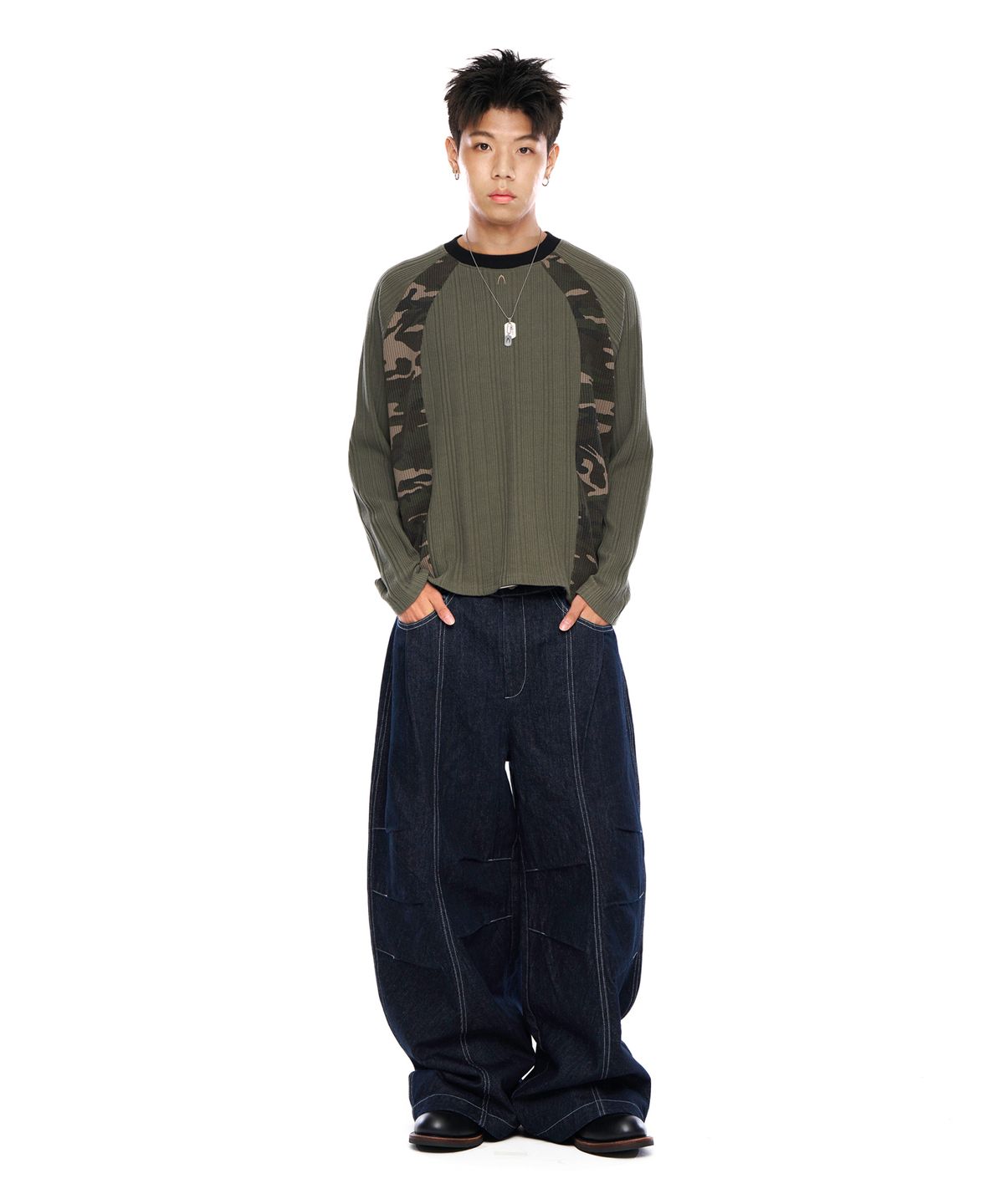 아캄(AAKAM) Knee Pin-Tuck Paisley Denim Pants (Blue)