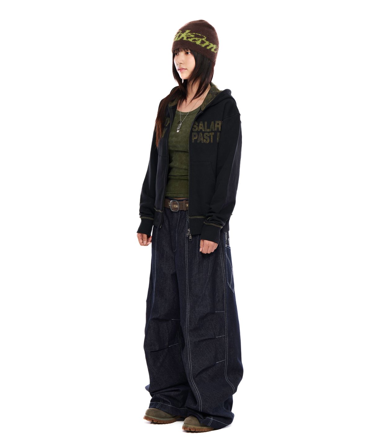 아캄(AAKAM) Knee Pin-Tuck Paisley Denim Pants (Black)