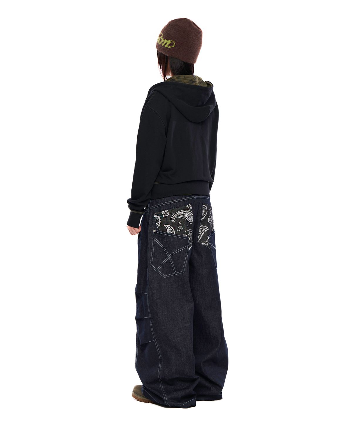아캄(AAKAM) Knee Pin-Tuck Paisley Denim Pants (Black)