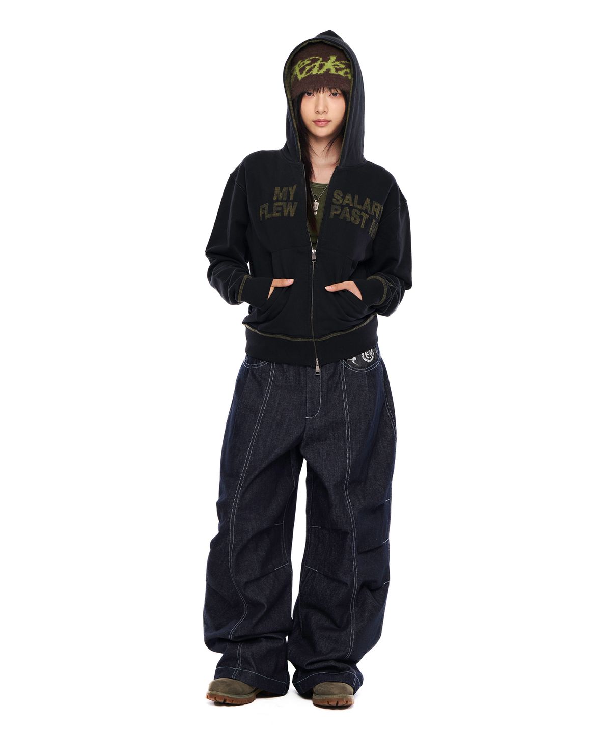 아캄(AAKAM) Knee Pin-Tuck Paisley Denim Pants (Black)