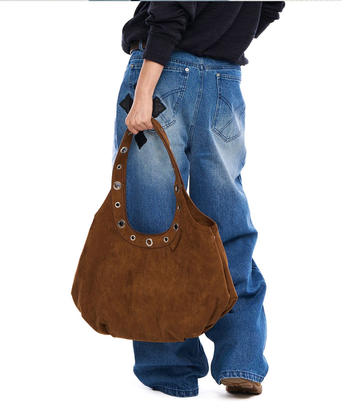 아캄(AAKAM) Suede Eyelet Dumpling Bag (Camel)