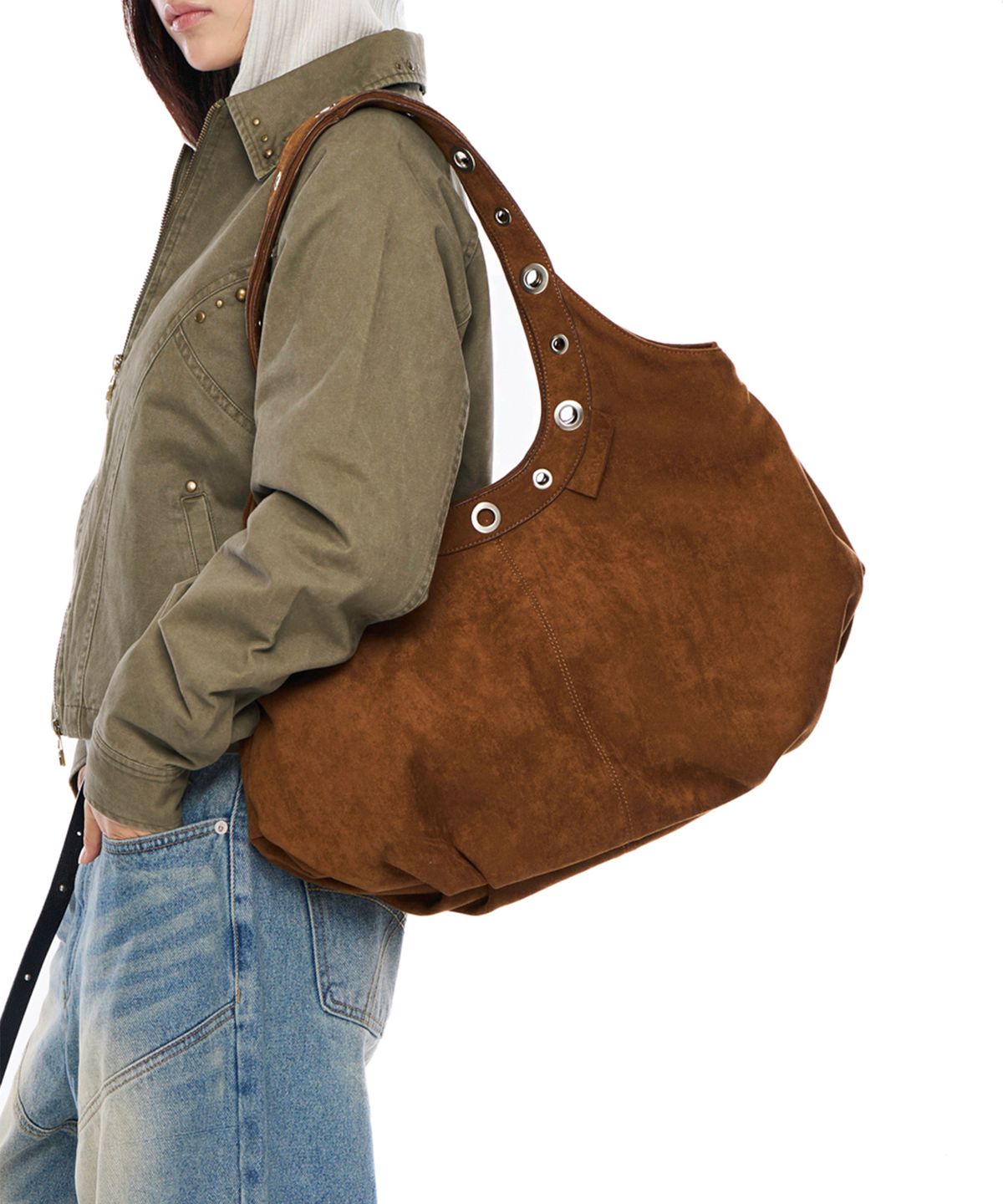 아캄(AAKAM) Suede Eyelet Dumpling Bag (Camel)