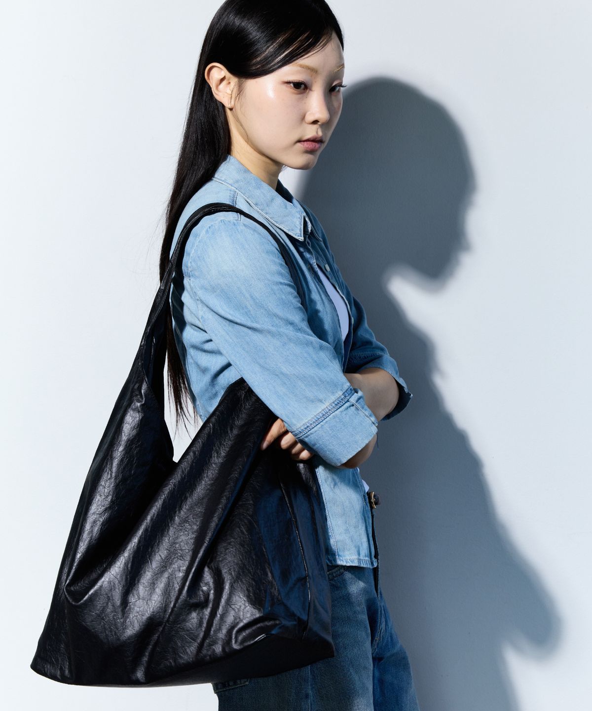 피아리(PIARI) 빈티지 크랙 레더 호보백(블랙)