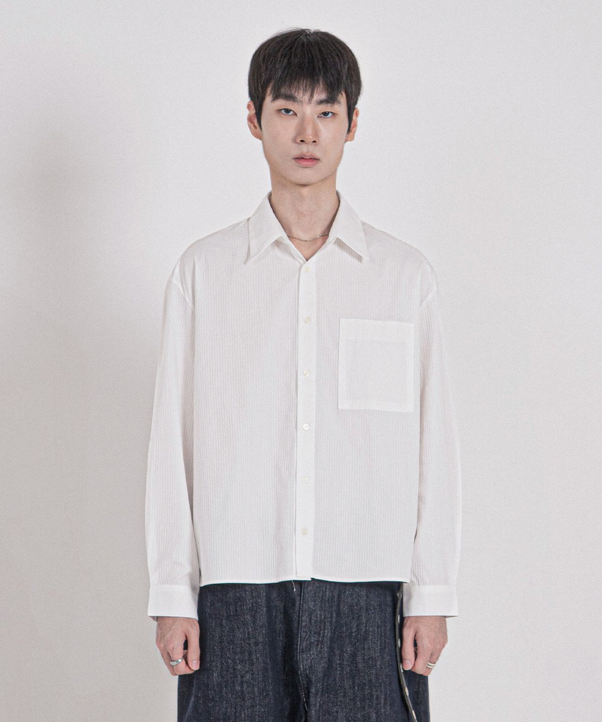 율러(EULER) 라인 크롭 스트라이프 셔츠 - 화이트