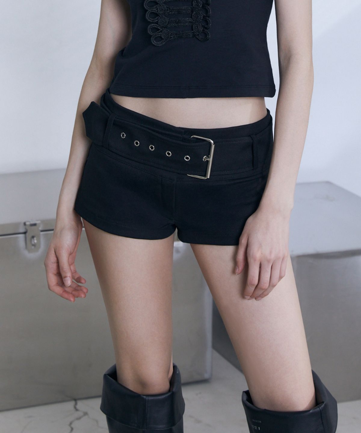 분트(VOONT) Latch Micro Belt Shorts (BLACK)