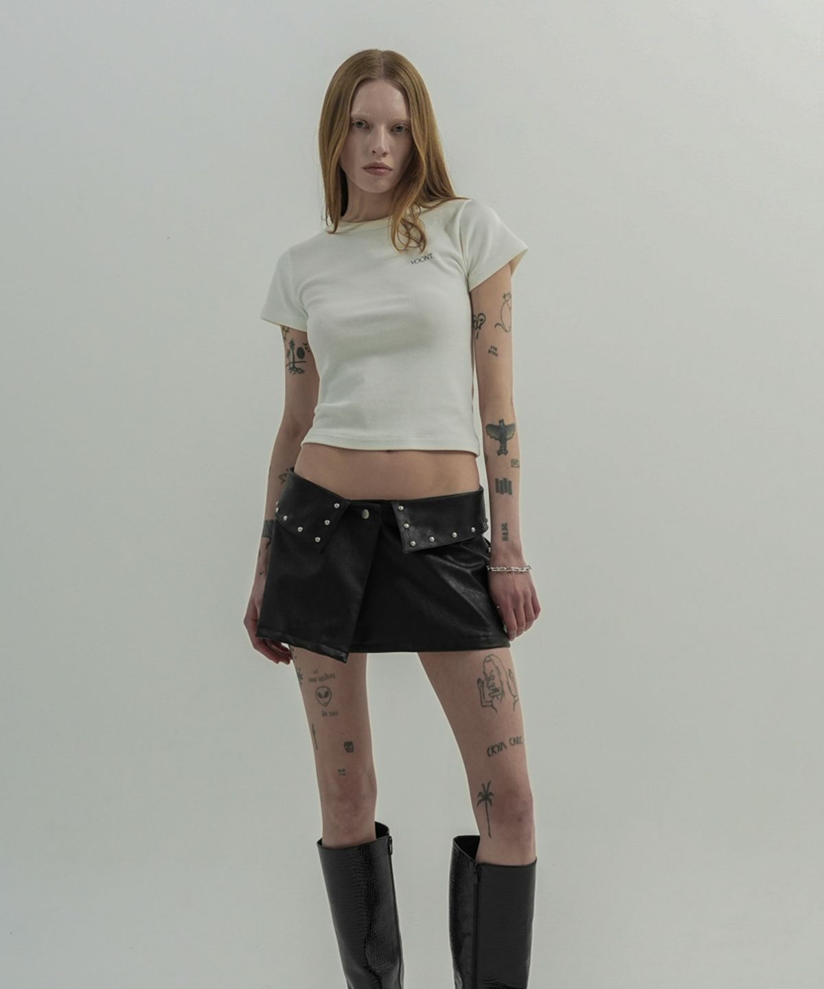 분트(VOONT) Bolt Stud Leather Skirt (BLACK)