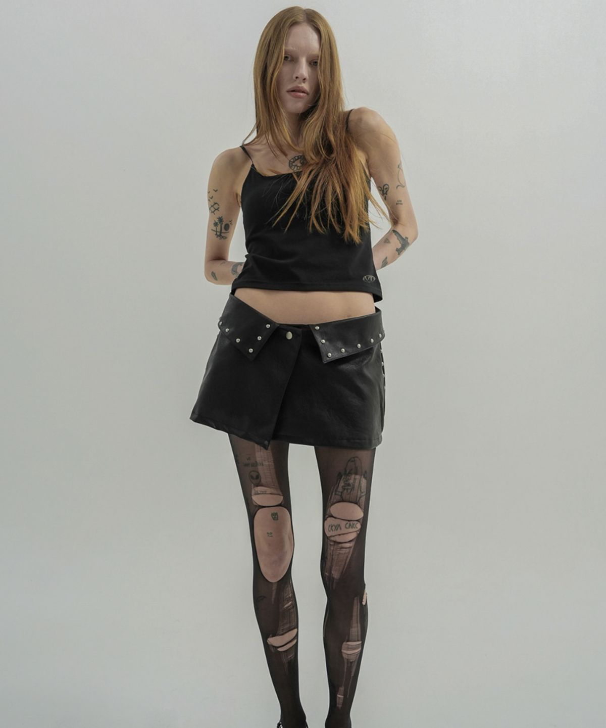 분트(VOONT) Bolt Stud Leather Skirt (BLACK)