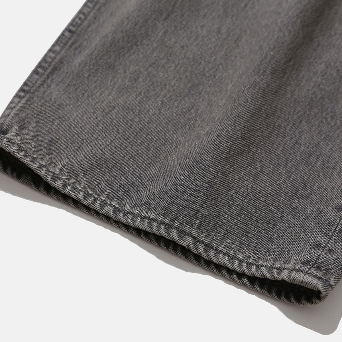 모이프(MOIF) [AW25] WIDE BELTED DENIM PANTS / BLEACHED BLACK
