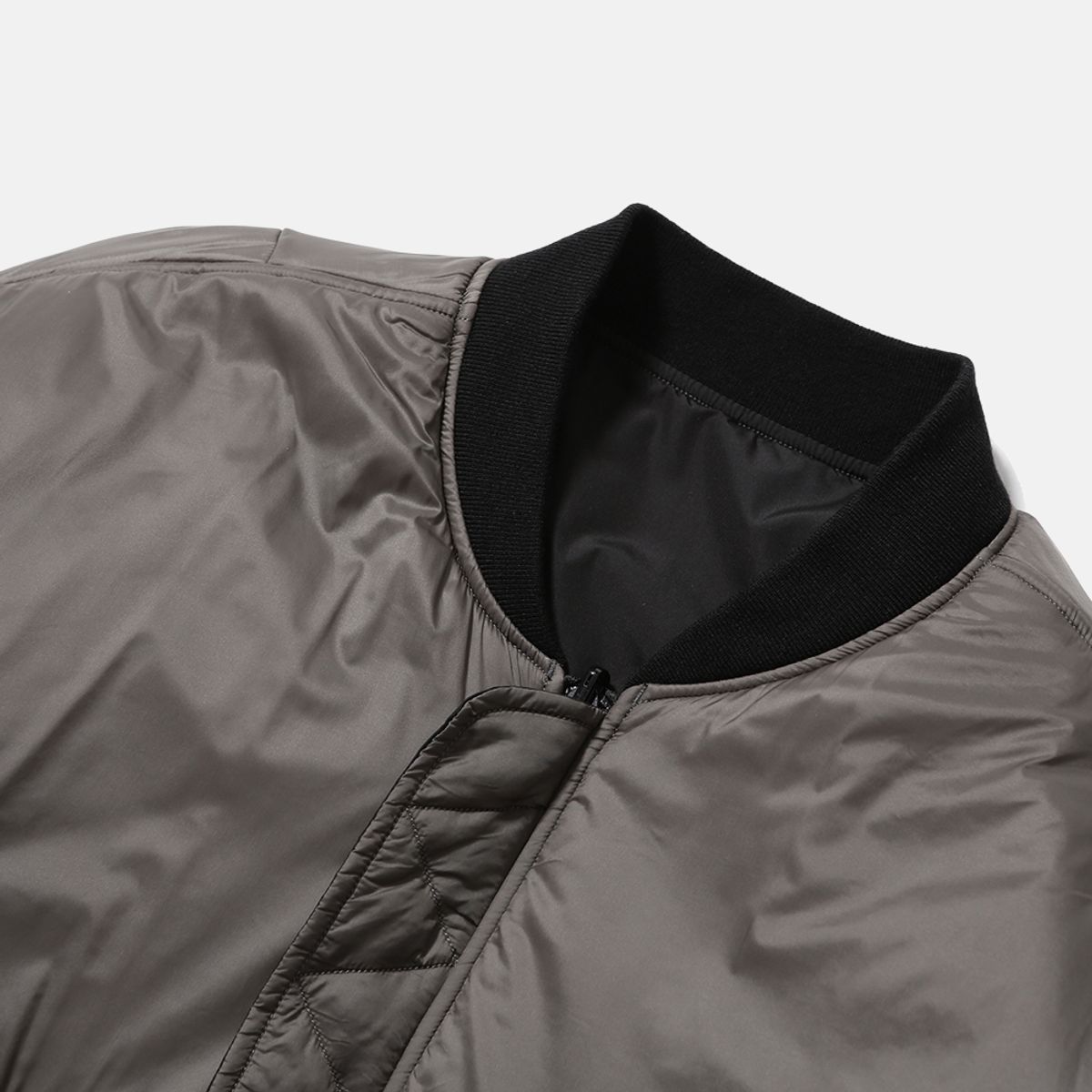 모이프(MOIF) [AW25] REVERSIBLE FLIGHT JACKET / BLACK/STONE