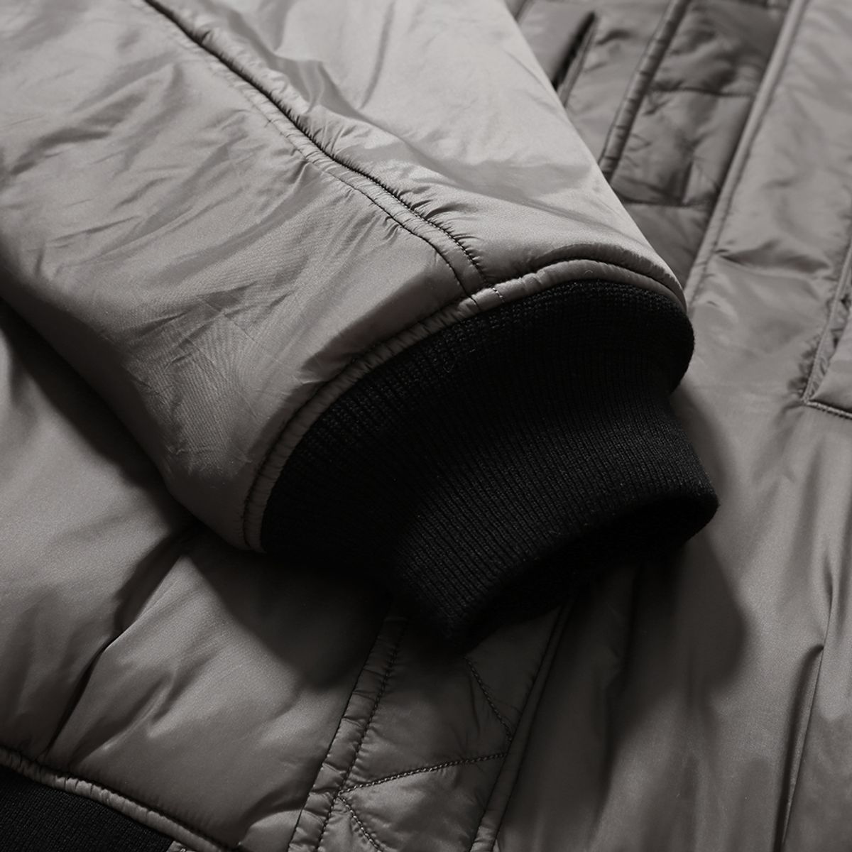 모이프(MOIF) [AW25] REVERSIBLE FLIGHT JACKET / BLACK/STONE