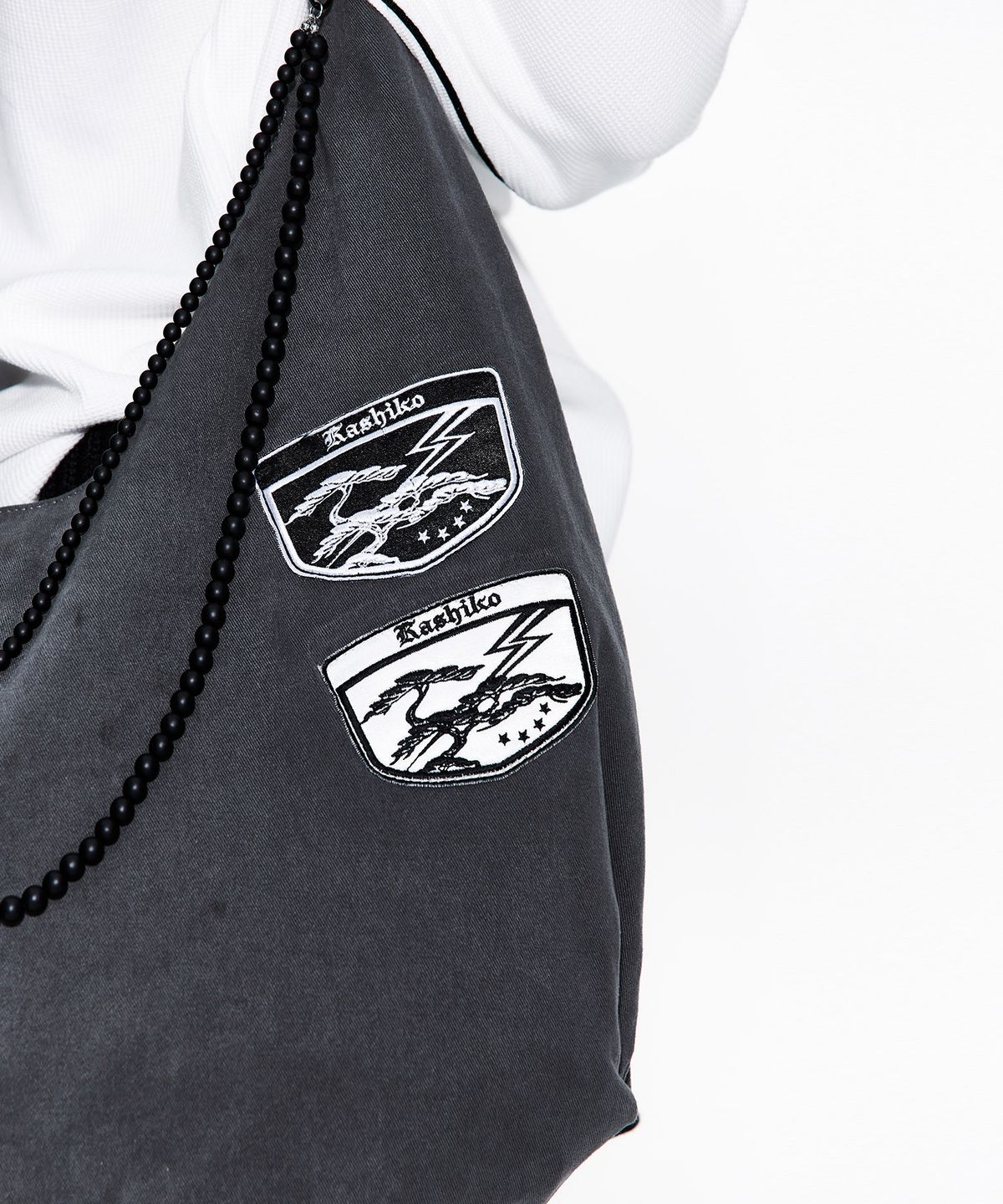카시코(KASHIKO) Ball Chain Bag Charcoal