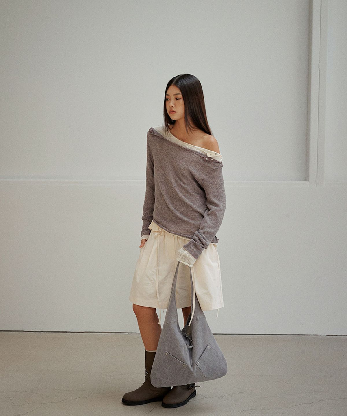 아우로(OURO) POCKET STUD BAG [ CHARCOAL ]