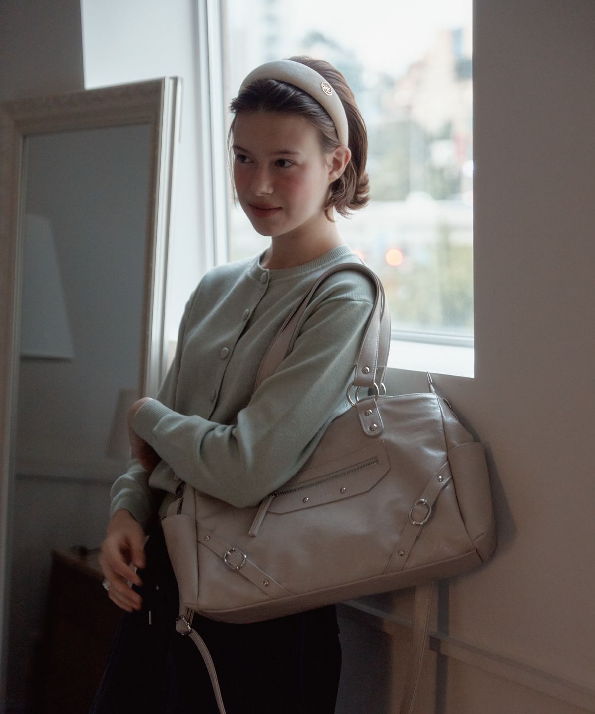 아노에틱(ANOETIC) ANC STUD RING BAG_IVORY
