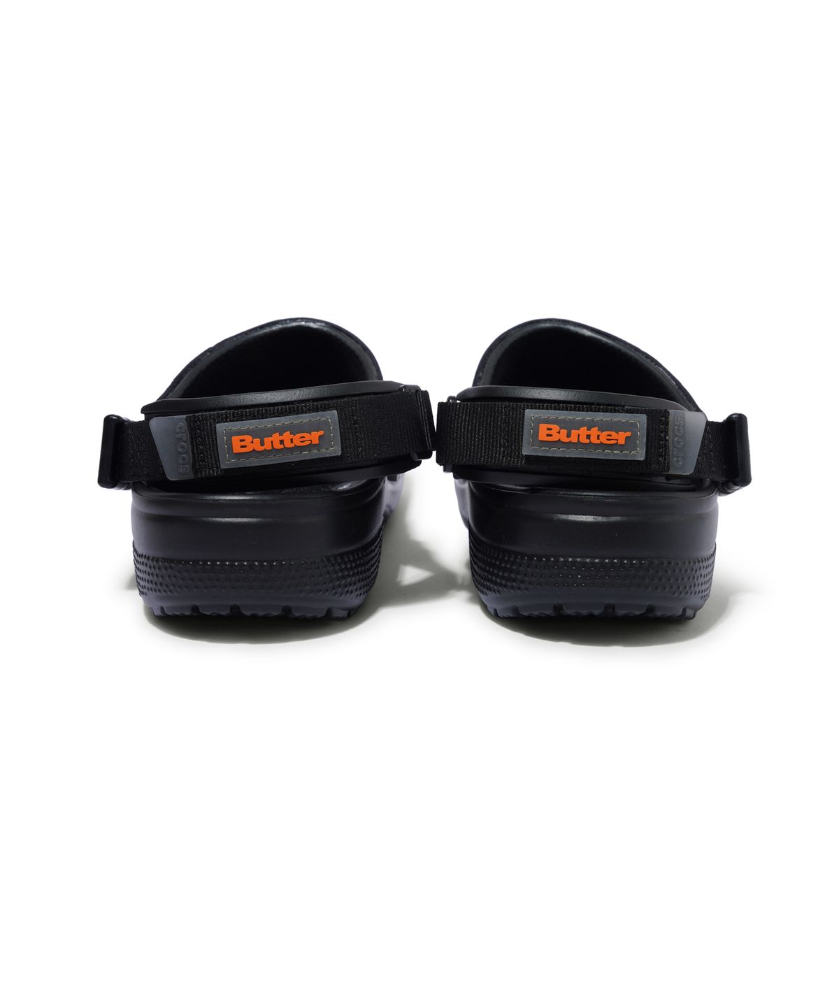 크록스(CROCS) 버터 X 크록스 클래식 클로그 - 블랙/네이비 / 211768-001