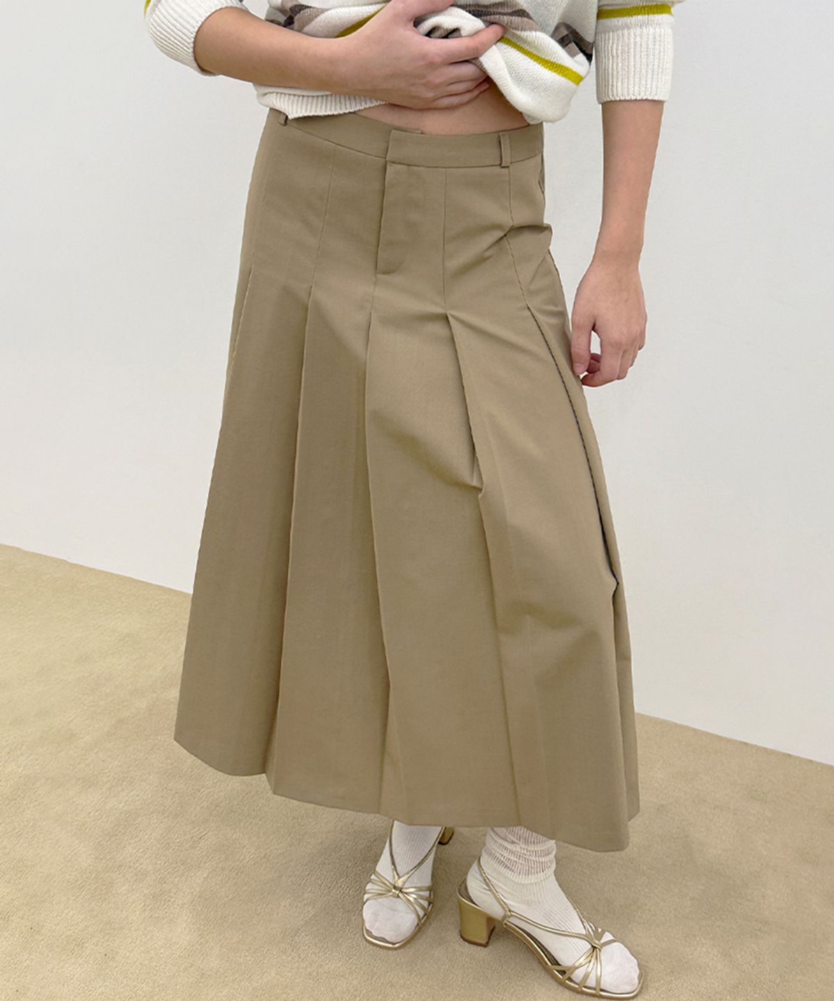 시눈(SINOON) Sinoon Pleated Maxi Skirt (Beige)