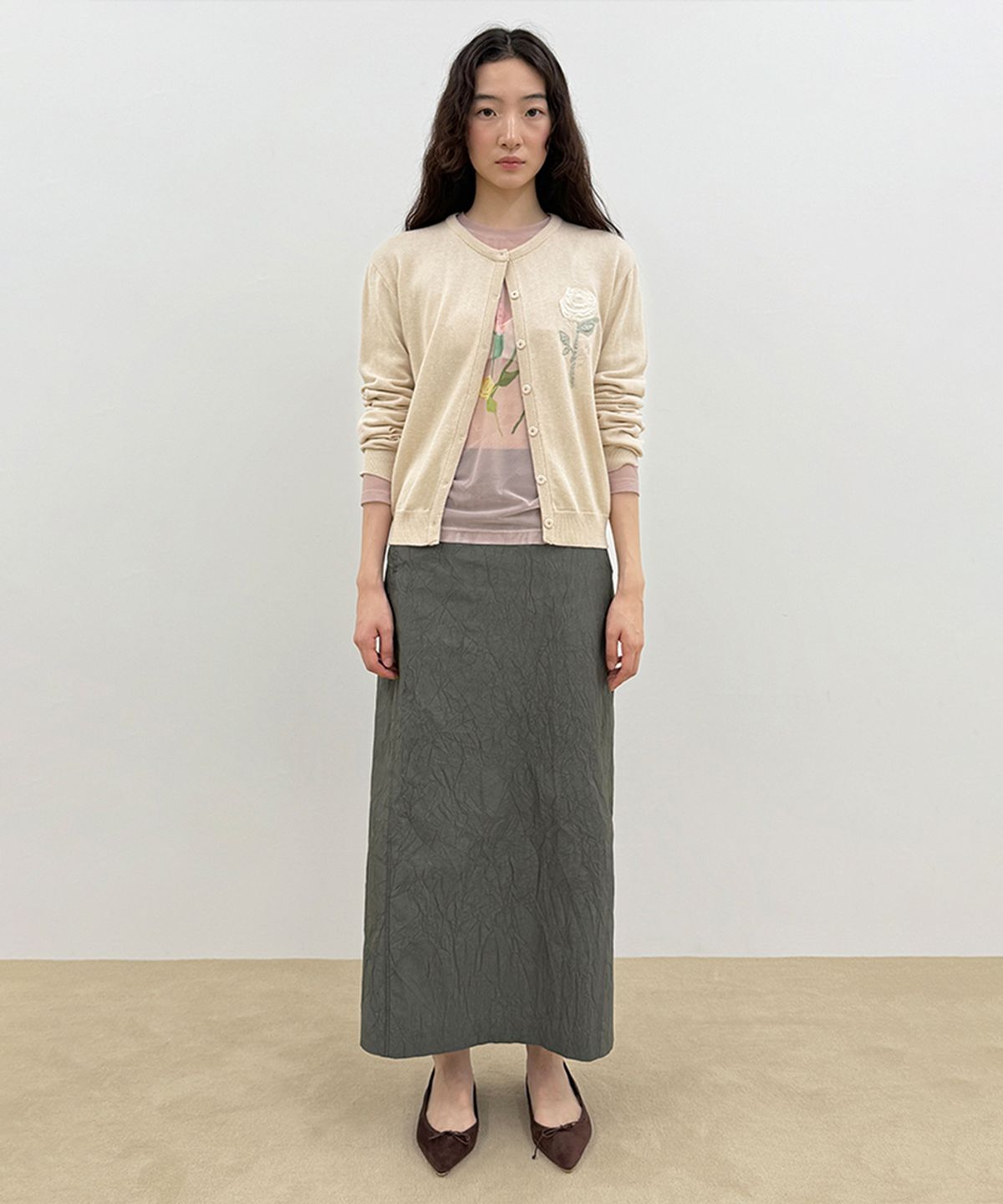 시눈(SINOON) Embroidered Rose Cardigan (Light Beige)