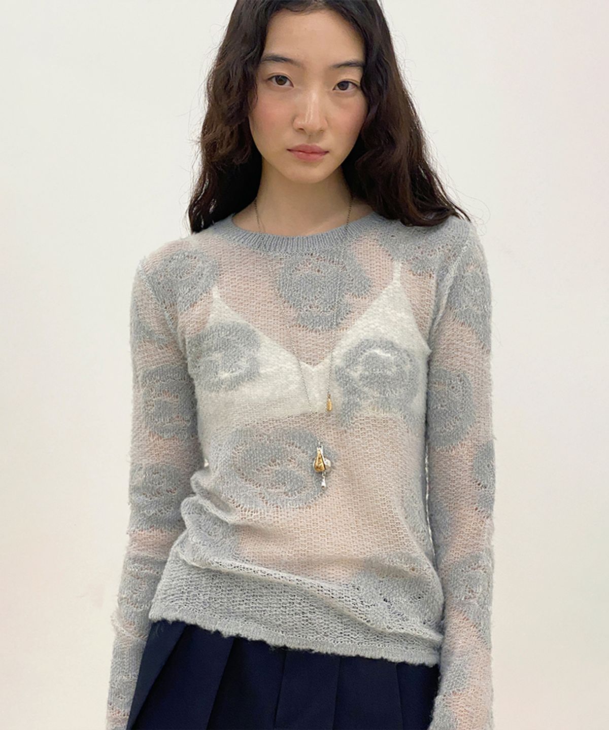 시눈(SINOON) [하츠투하츠 스텔라 착용] Rose Artwork Long Sleeve Knit (Grey)