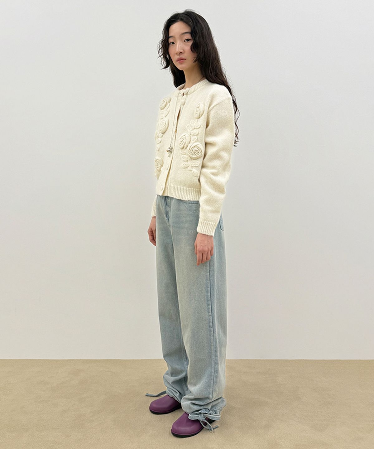 시눈(SINOON) [비비지 은하 착용] Rose Artwork Hairy Cardigan (Ivory)