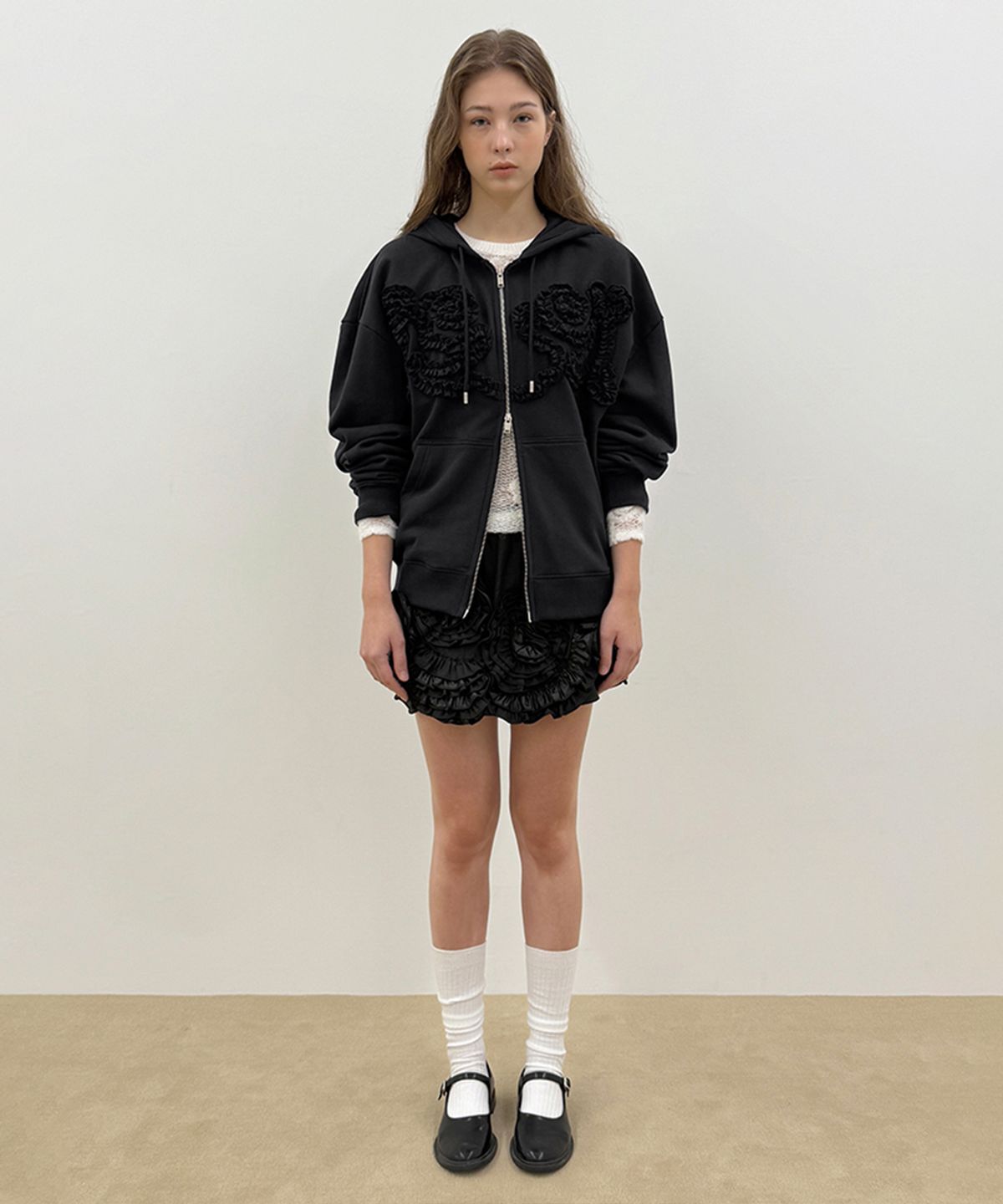 시눈(SINOON) Rose Frill Oversized-Fit Hooded Zip-Up (Black)