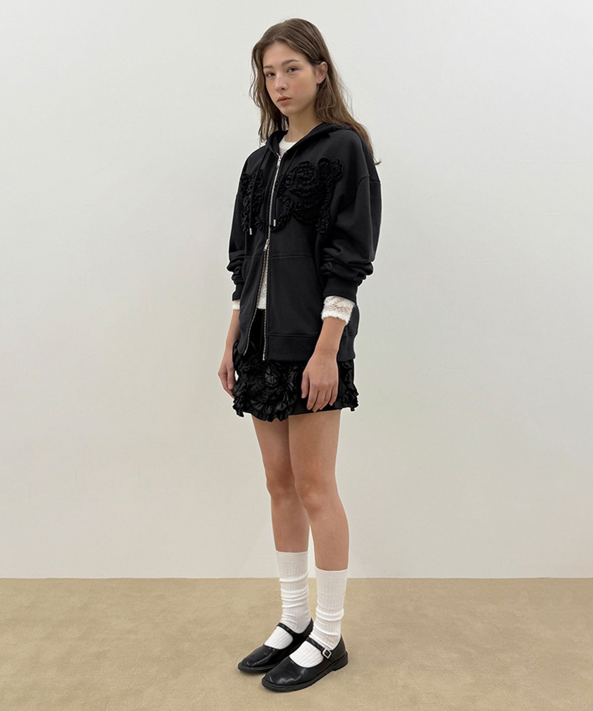 시눈(SINOON) Rose Frill Oversized-Fit Hooded Zip-Up (Black)